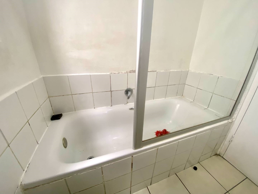2 Bedroom Property for Sale in Maitland Western Cape